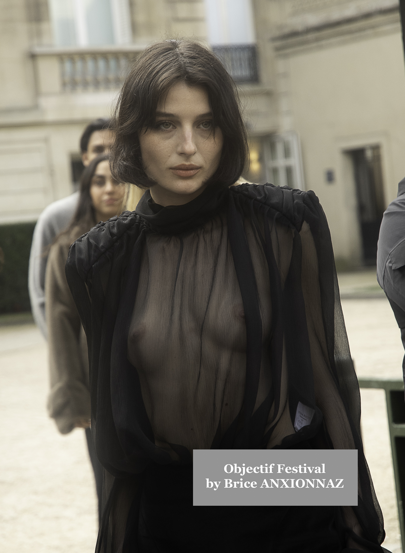 Photo streetstyle de Leonie Hanne - Streetstyle photos of guest arrivals at the Nina Ricci show lors du défilé Nina Ricci Spring 2025 à Streetstyle-photos-of-guest-arrivals-at-the-Nina-Ricci-show, Paris Fashion Week le 7 March 2025 par Brice ANXIONNAZ (Objectif Festival)